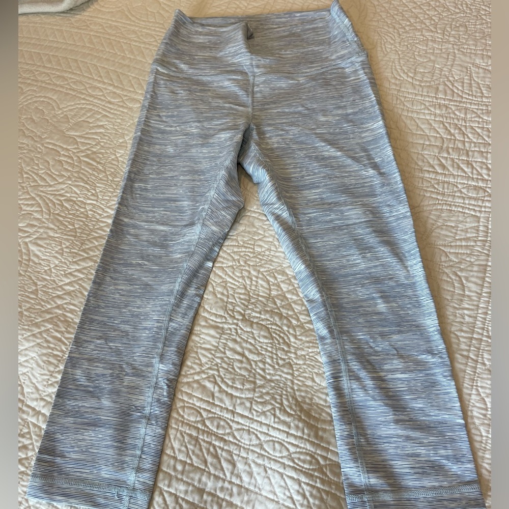 Lululemon Cropped Leggings 21’ inseam size 8
